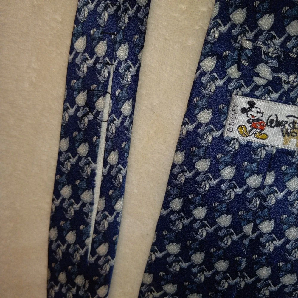 Walt Disney World Tie Mens Donald Duck Silk Hand Made Cartoon Character Necktie